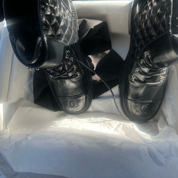 Lace up boots - Picture 2 of 7